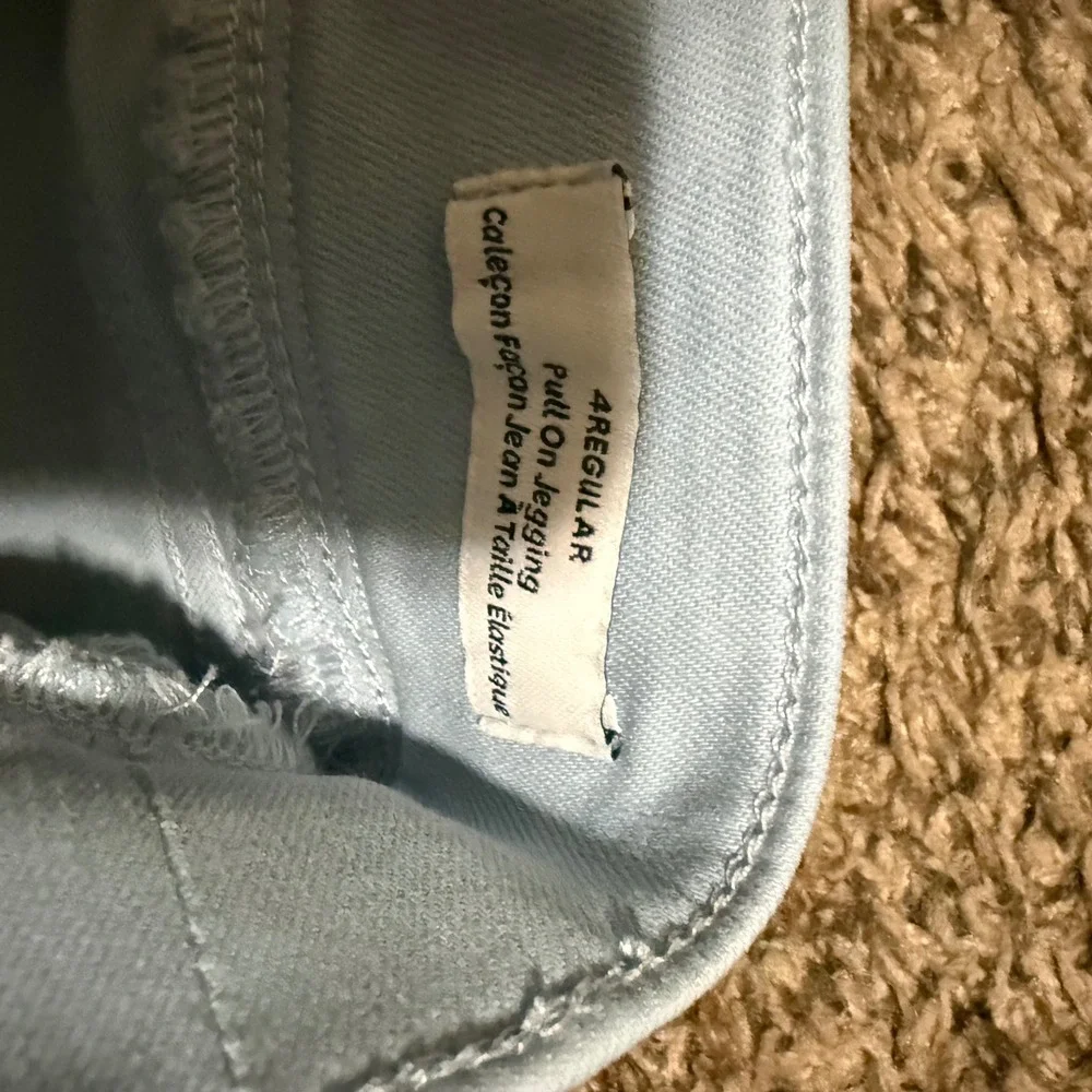 Amazon Essentials Women's Pull On Jegging Light Blue‎ Size 4 Regular
